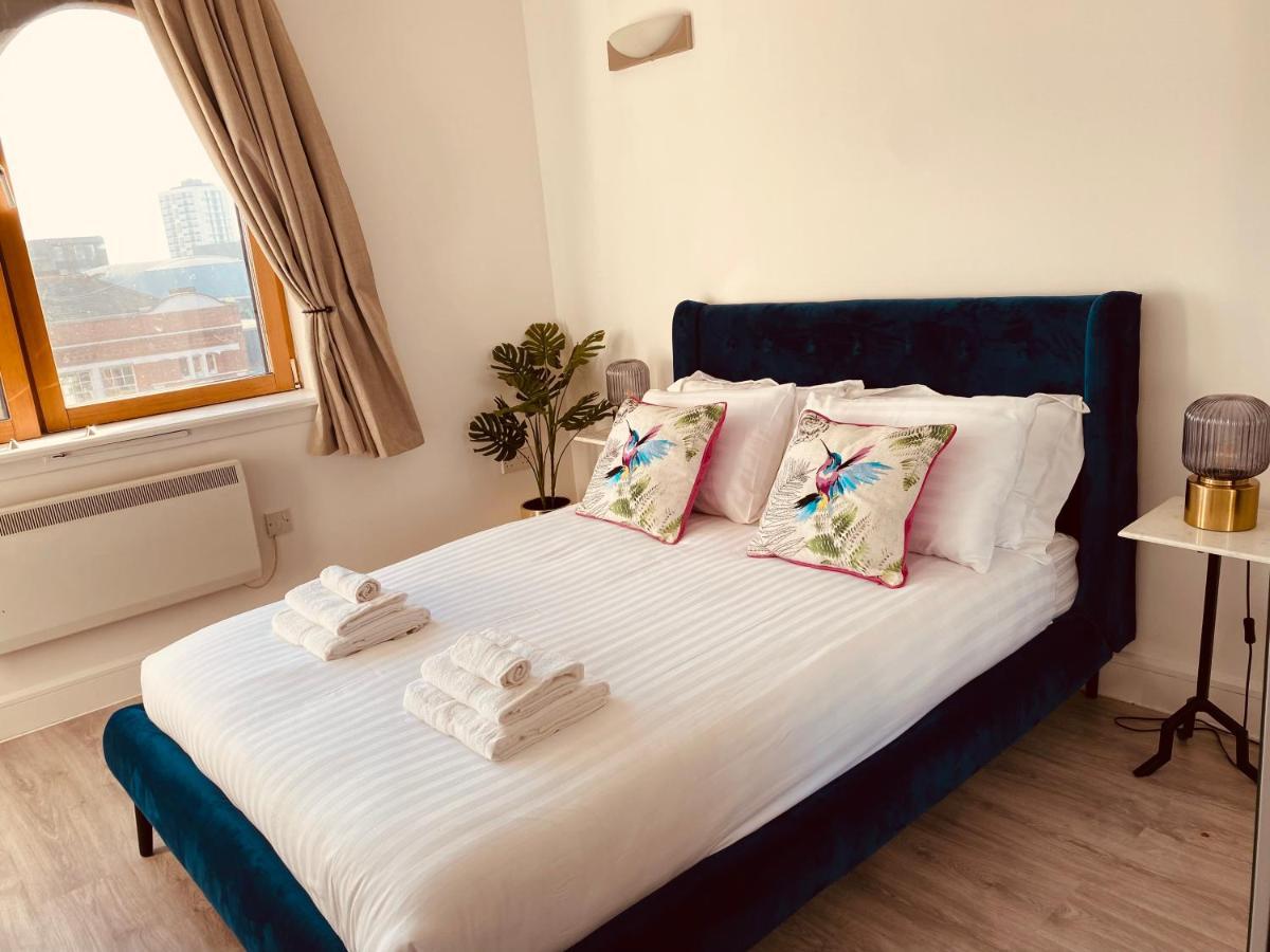 Spacious 2 Bedroom Pad In Old Street Apartment *