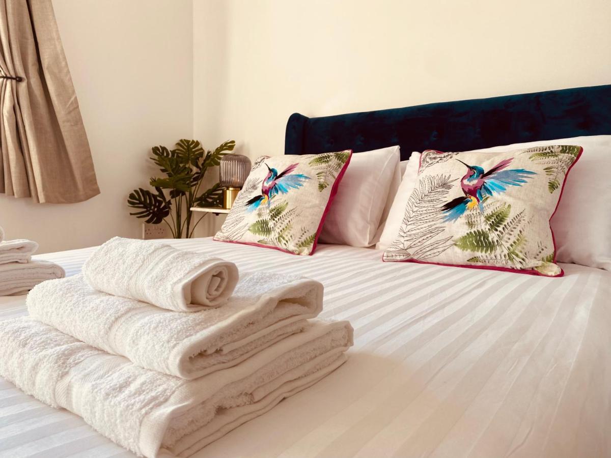 Spacious 2 Bedroom Pad In Old Street * London