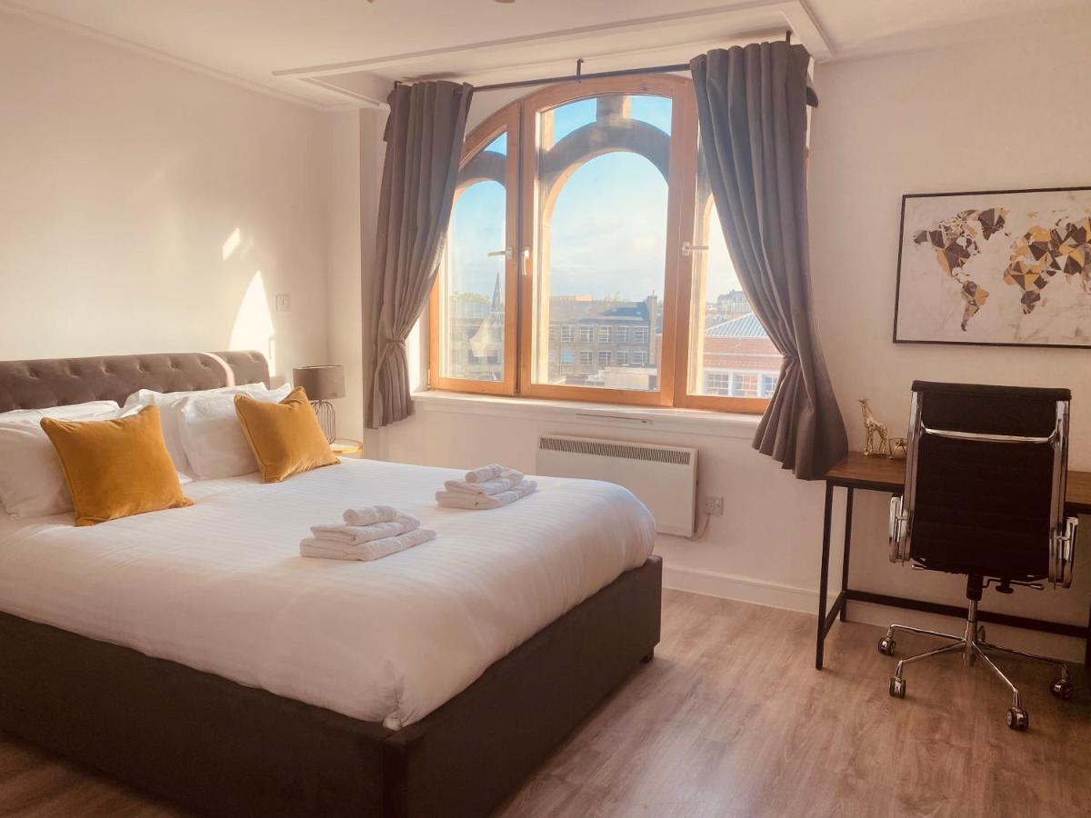 Spacious 2 Bedroom Pad In Old Street London