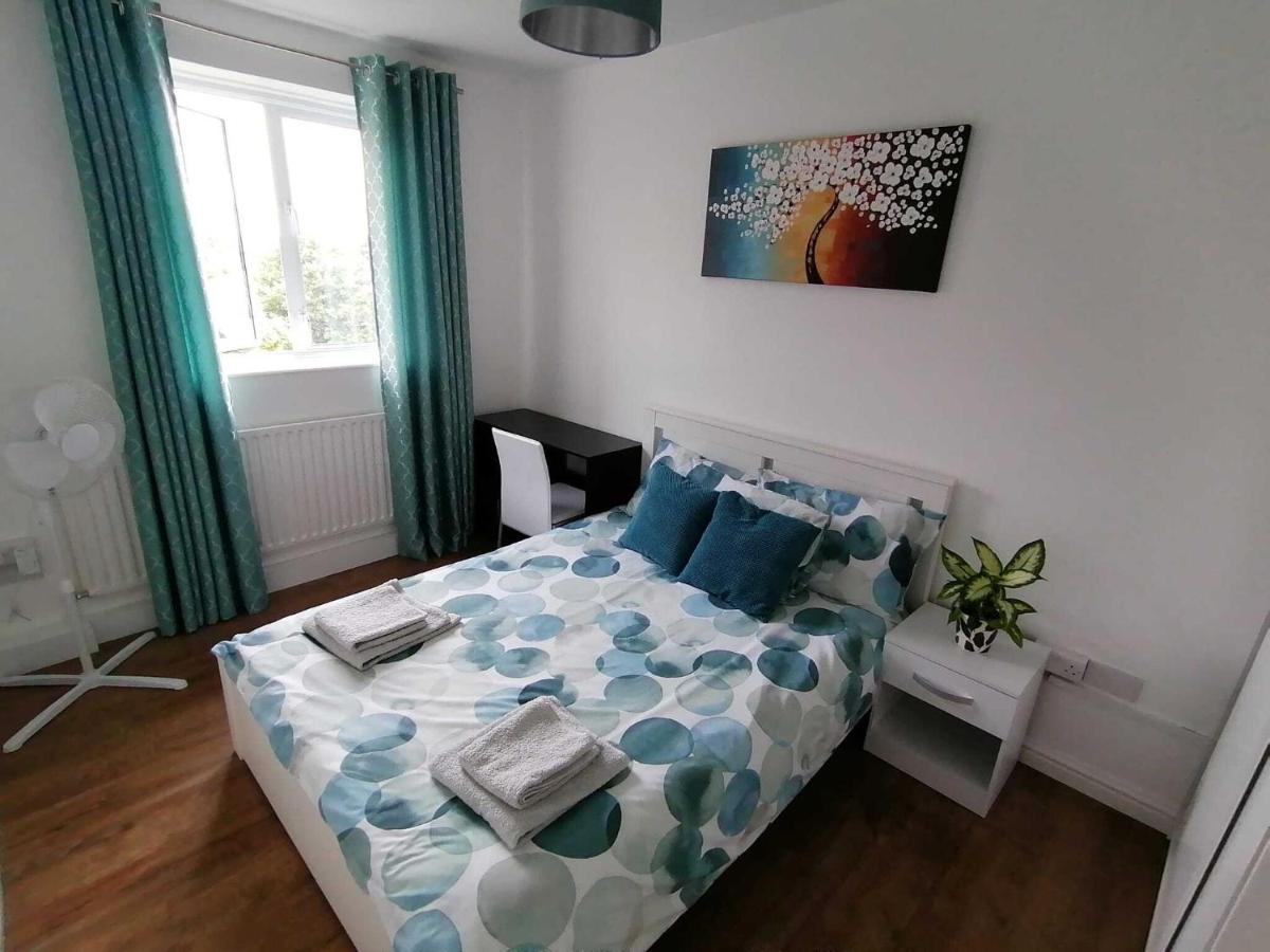White Apartment, Your * Londen