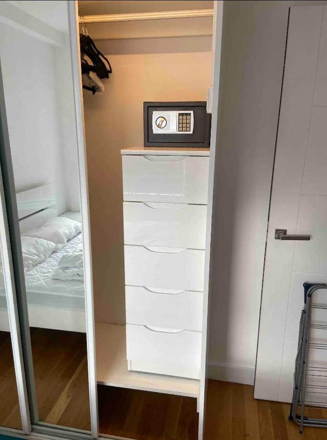 Lägenhet Beautiful 1 Bedroom Penthouse Flat *