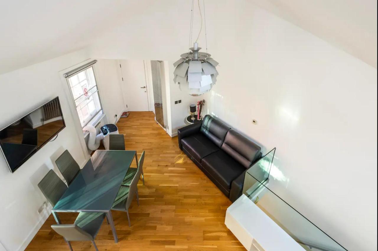 Beautiful 1 Bedroom Penthouse Flat Lägenhet *