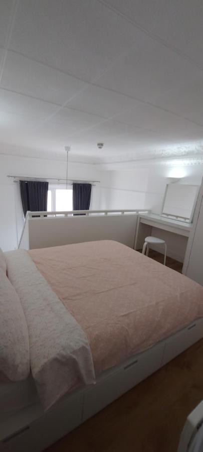 Flat In The Center Of 8 * London