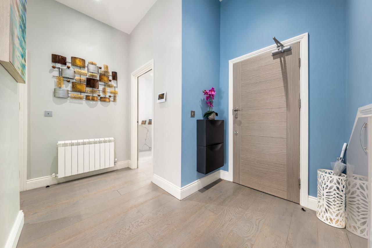 Apartment Modern 3 And 2 Bedroom Flat In Central With Installed Ac