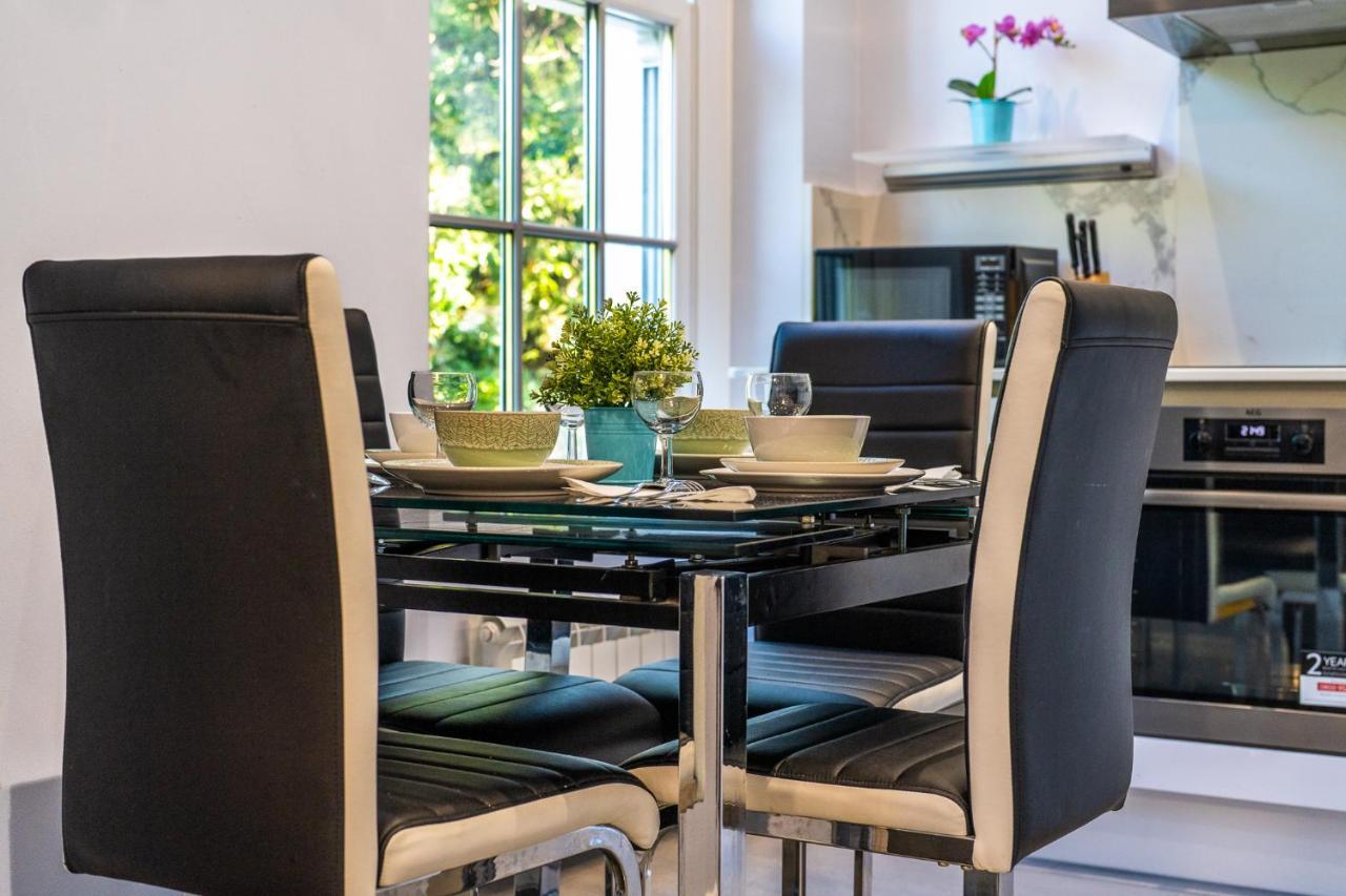 Modern 3 And 2 Bedroom Flat In Central With Installed Ac London