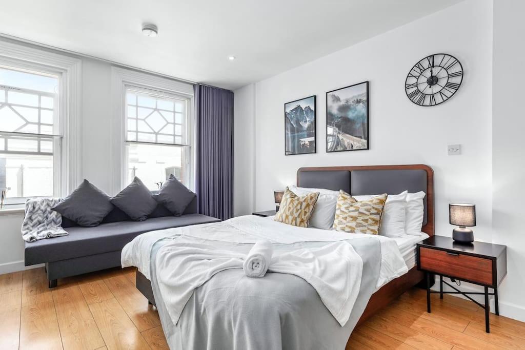 Apartment Modern Chic Piccadilly 1-br Vr14 London
