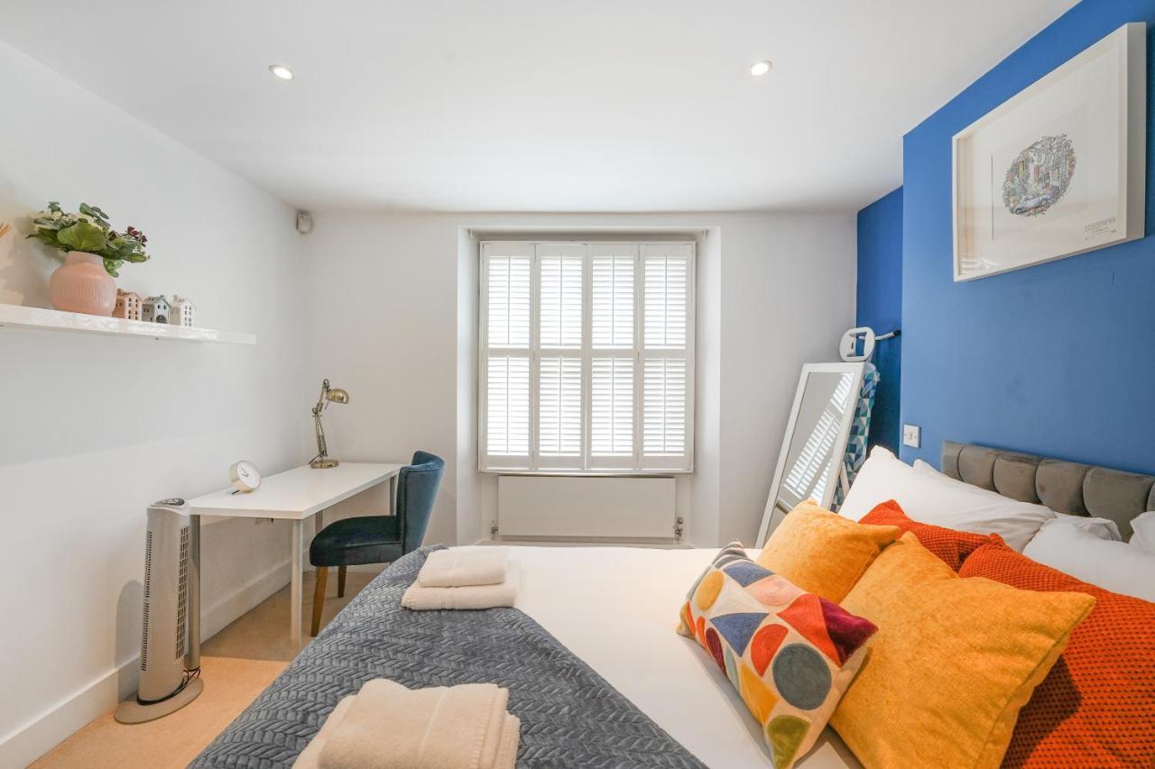 Spacious 2 Bedroom In Camden Appartamento