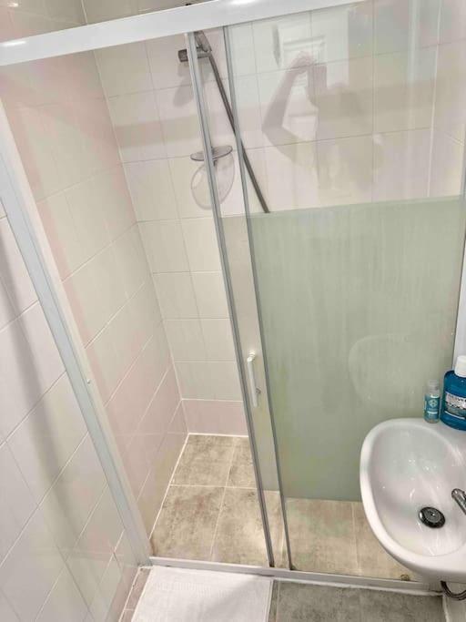 Chic Two Bed Flat In Fitzrovia London