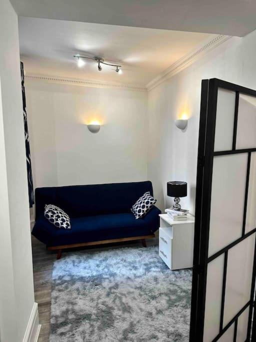 Chic Two Bed Flat In Fitzrovia Londra