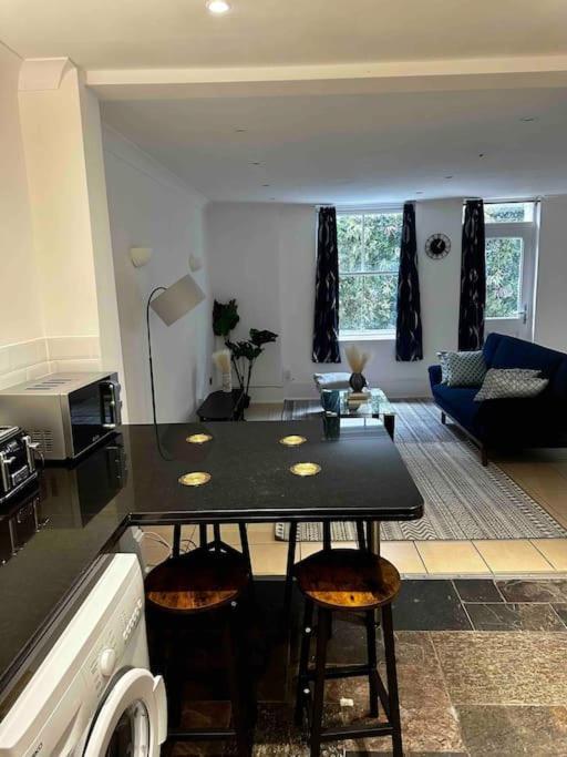 Chic Two Bed Flat In Fitzrovia Appartamento Londra