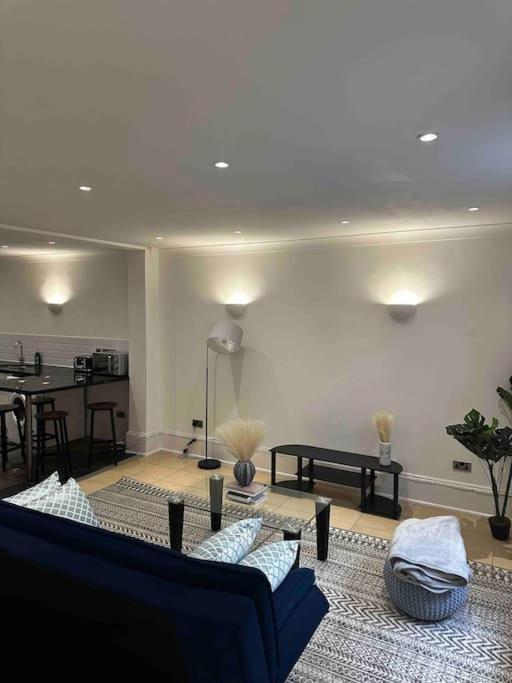 Chic Two Bed Flat In Fitzrovia Appartamento *