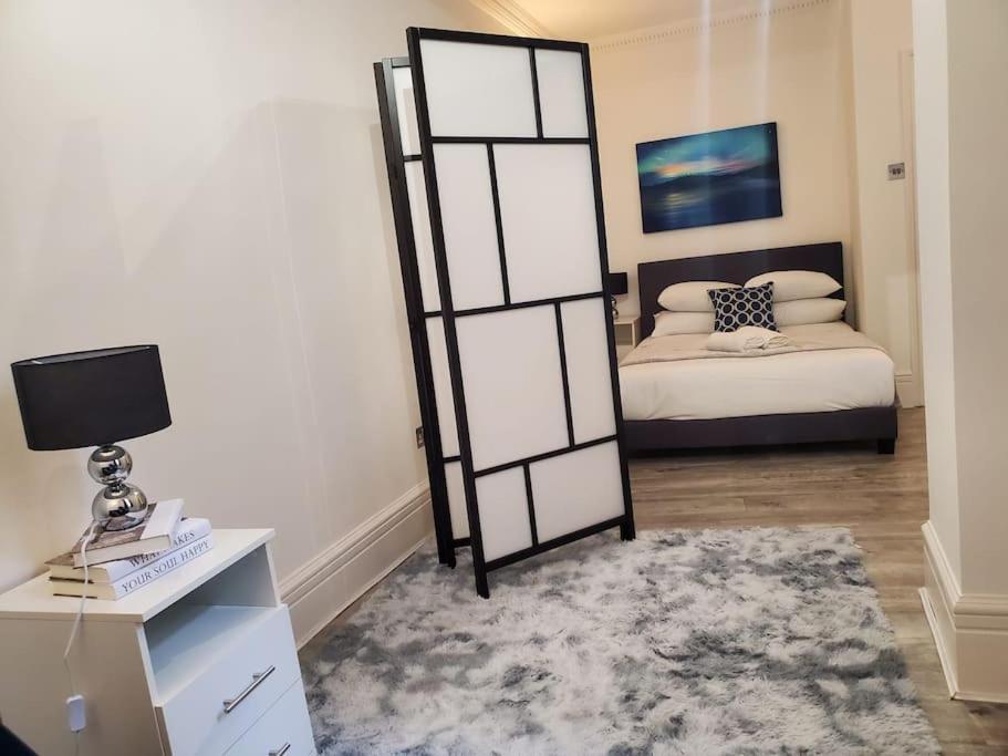 Chic Two Bed Flat In Fitzrovia *