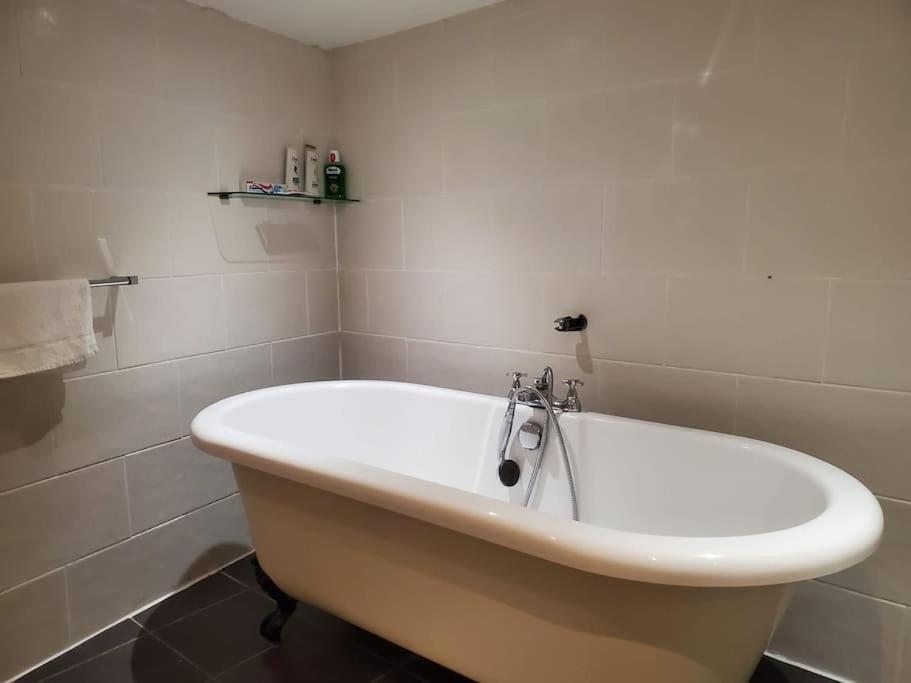Appartamento Chic Two Bed Flat In Fitzrovia