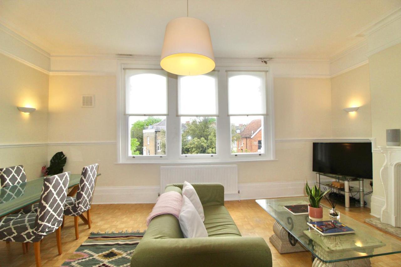 The At Athol House Appartement *