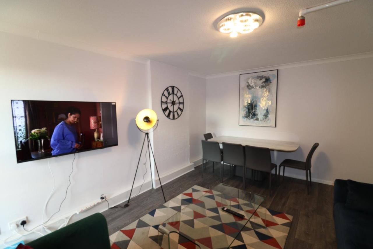Modern Charlton Apartment *