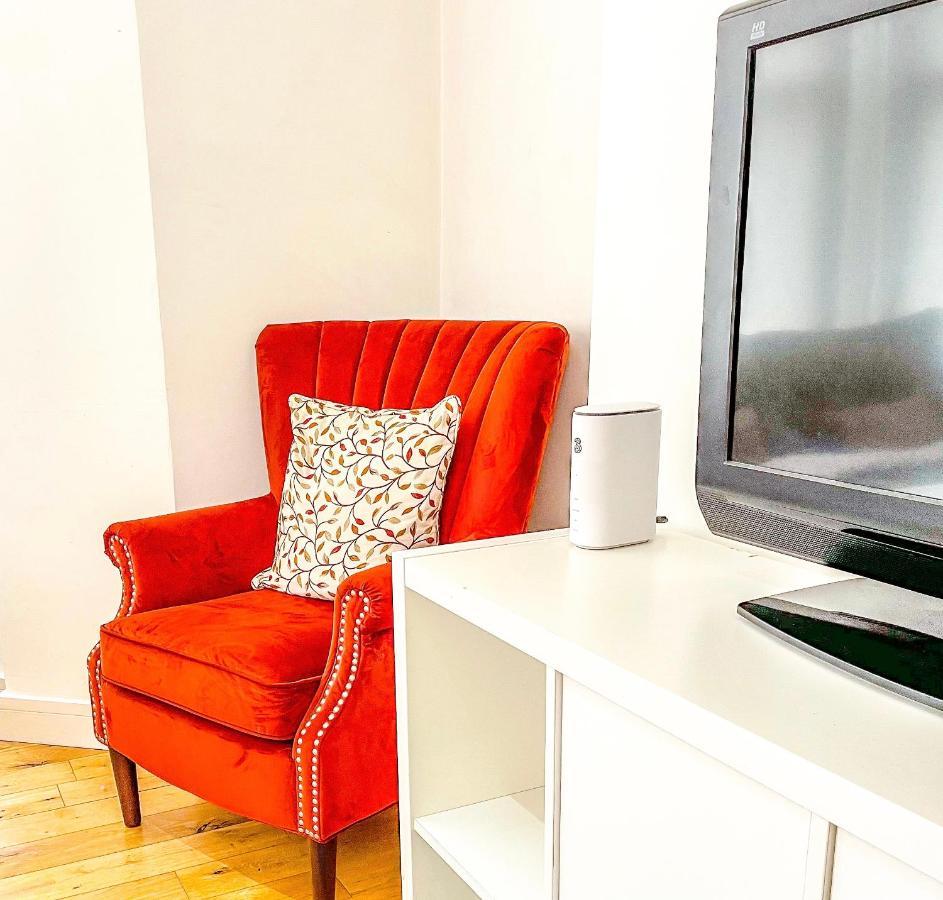 Beautiful 2-bed In Appartamento Londra