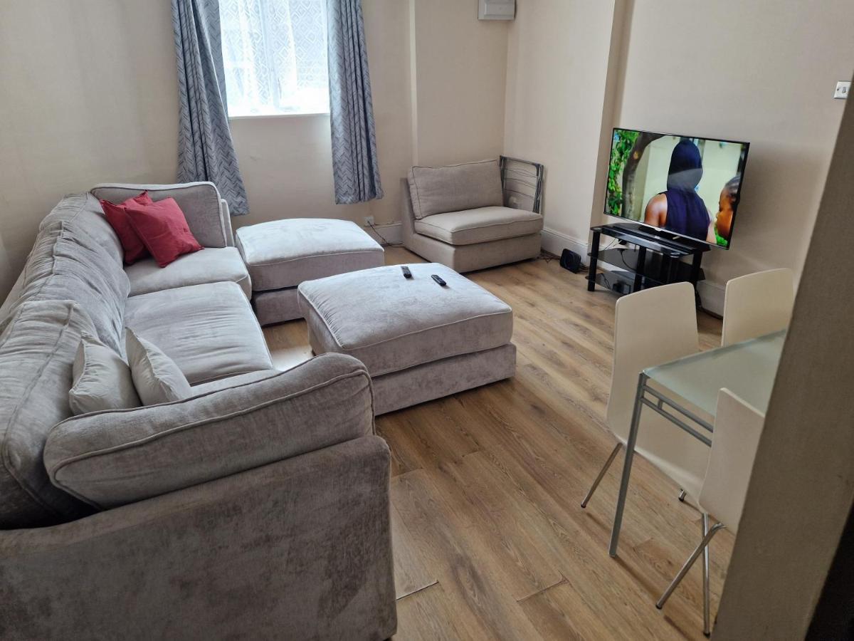 A Discreet Flat For The Family. London