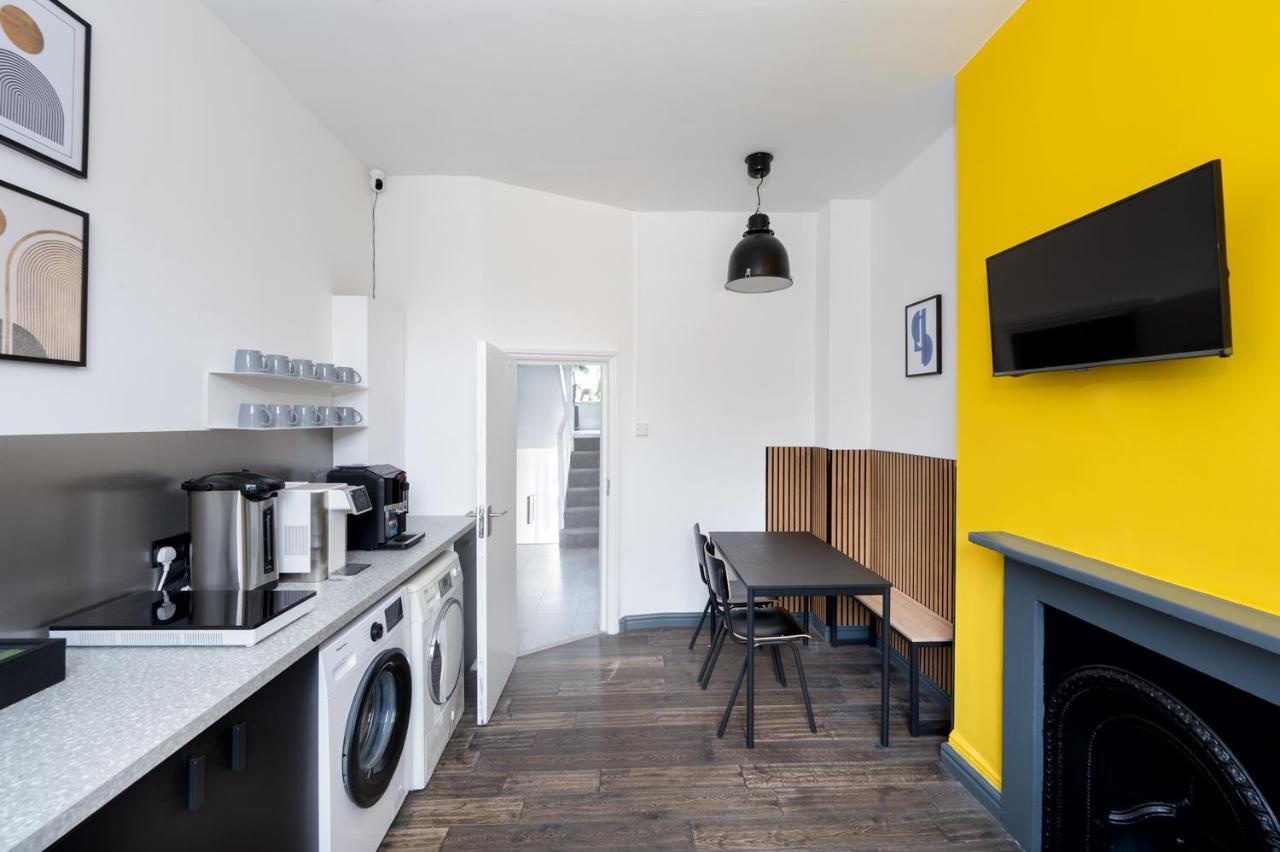 Apartment D8 House