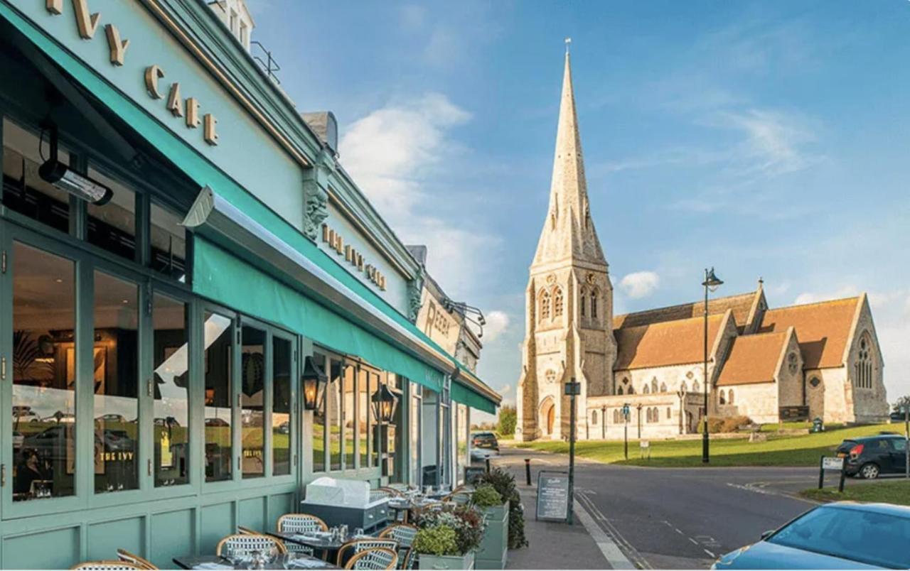 Ferienhaus Beautiful 5-bedroom Private House In Quiet Street 2 Minutes From Station London