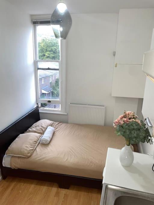 Appartement Great Location Studio With Smart Tv And Workspace *