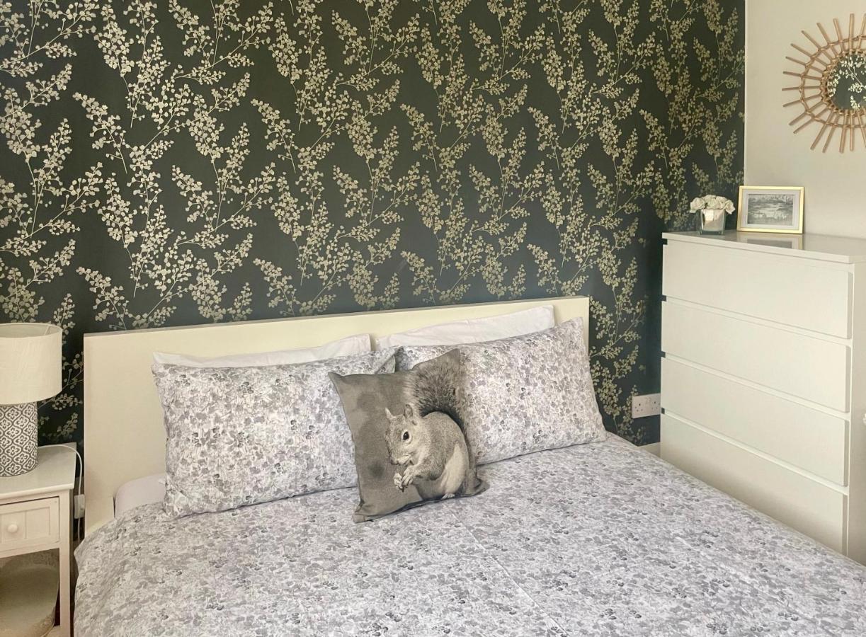 Bright 1 Bedroom *
