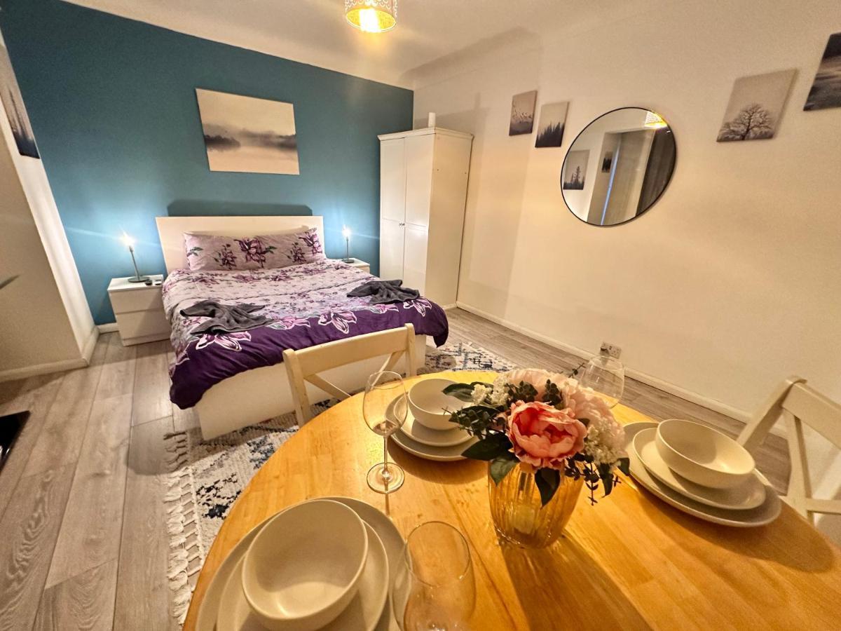Lovely 2-bedroom In * Londen