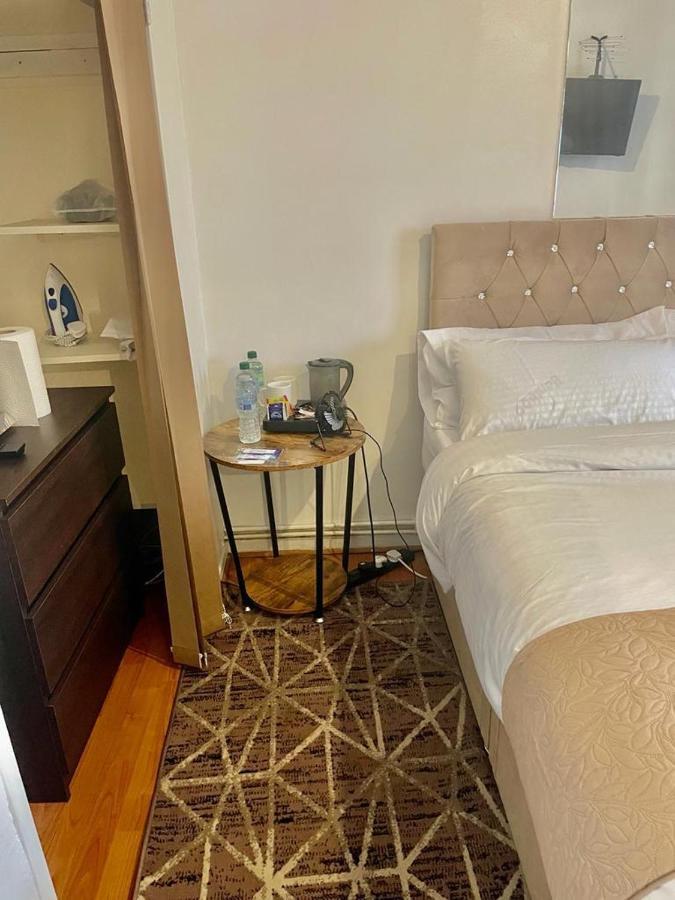 Privatunterkunft Charming Double-bedroom In Flat