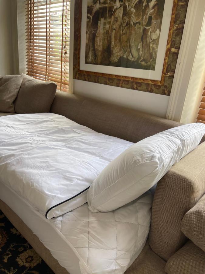 Camden Bachelor Pad , Location In Camden , Ideal Space For Small Family * London