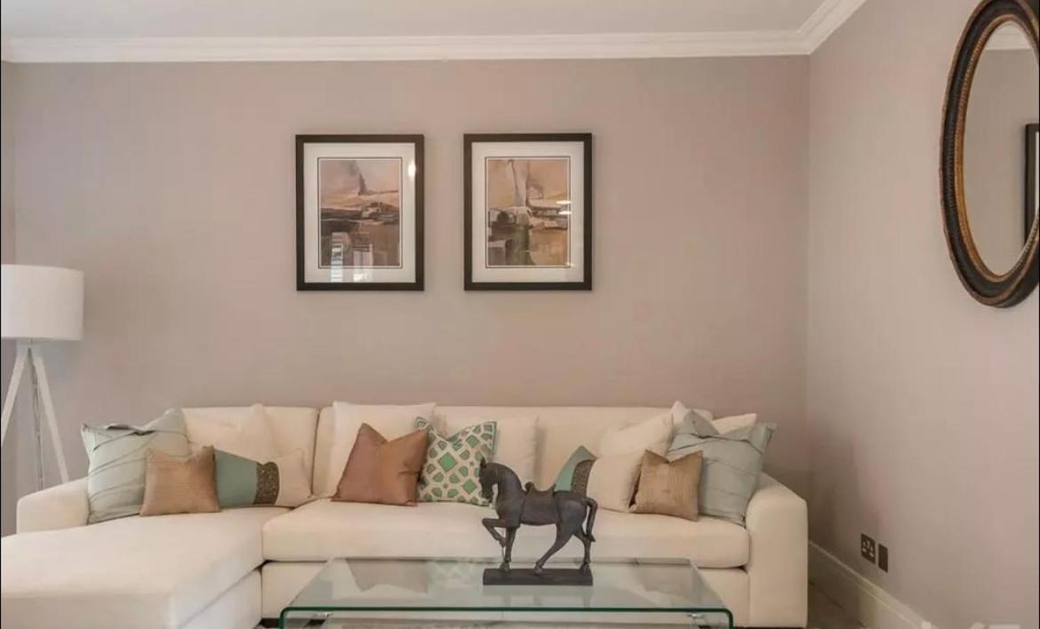 Apartment Mayfair W1 *
