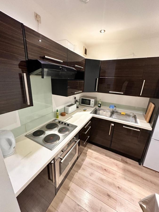 Modern 2 Bedroom Flat Next To Liverpool Street London