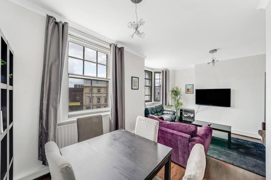 Modern 3 Bedroom Flat Near Camden Town Lägenhet
