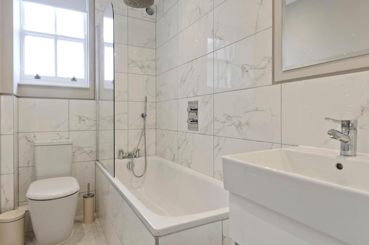 Fabulous Three Bedroom Flat Near Marylebone By Underthedoormat Apartment London