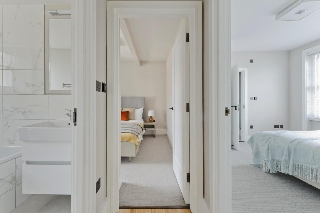 Fabulous Three Bedroom Flat Near Marylebone By Underthedoormat Apartment London