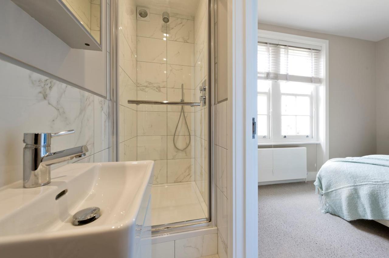 Fabulous Three Bedroom Flat Near Marylebone By Underthedoormat Apartment