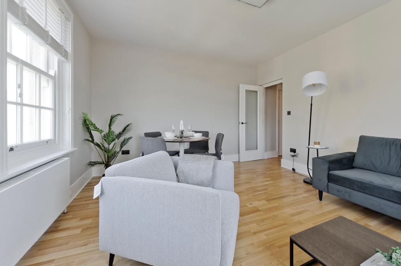 Fabulous Three Bedroom Flat Near Marylebone By Underthedoormat