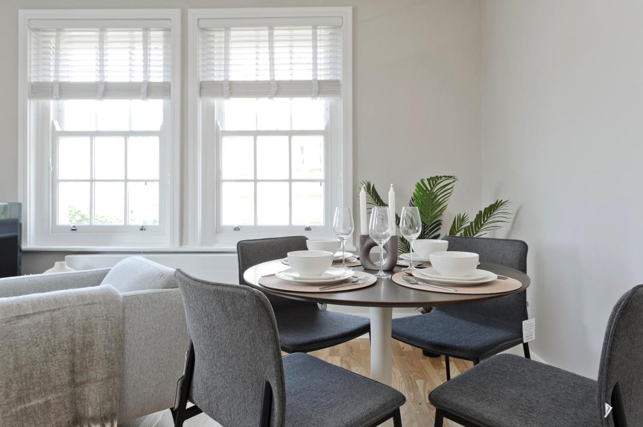 Fabulous Three Bedroom Flat Near Marylebone By Underthedoormat * London