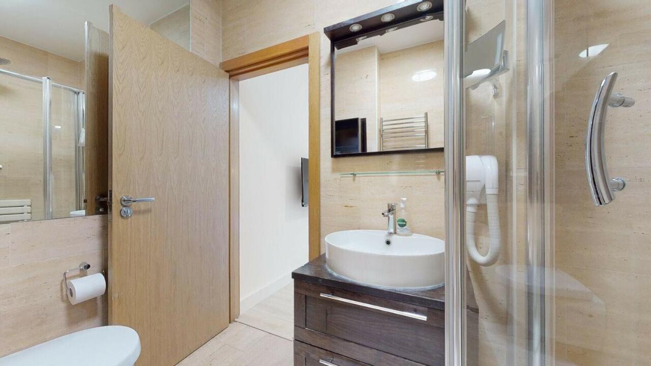 Kingston House South Apartment London