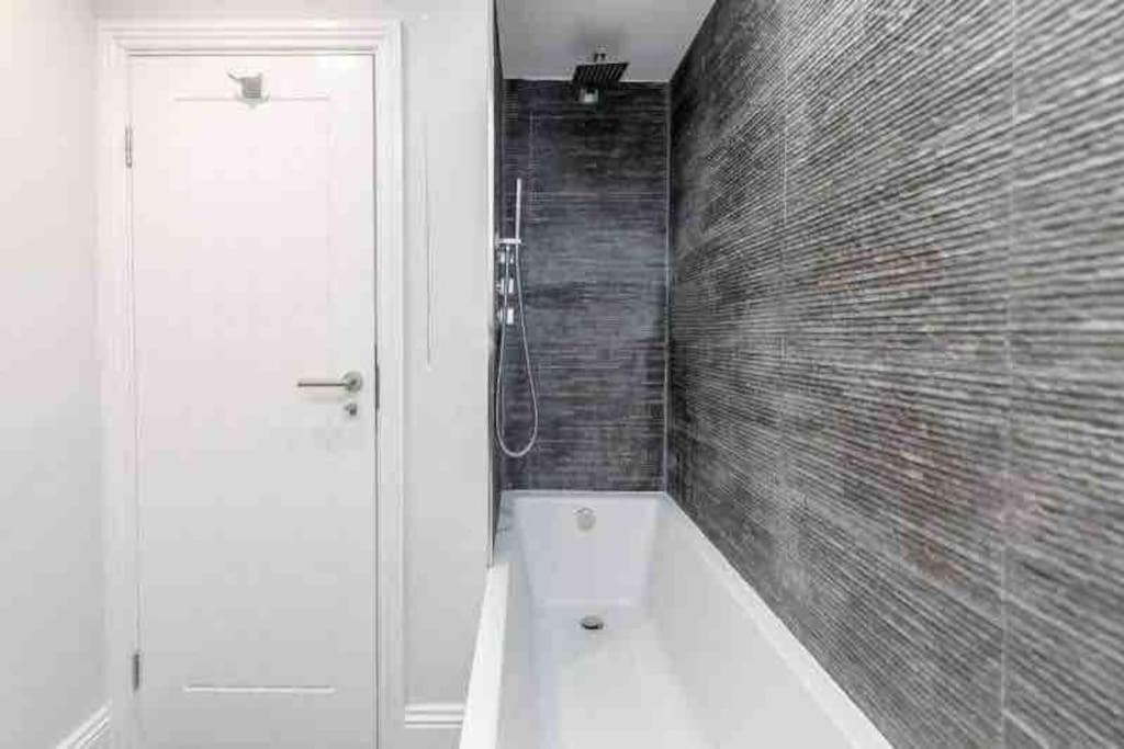 Apartment Smart Choice 3 Bedrooms London