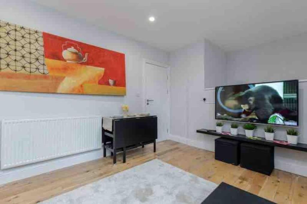 Smart Choice 3 Bedrooms Apartment London
