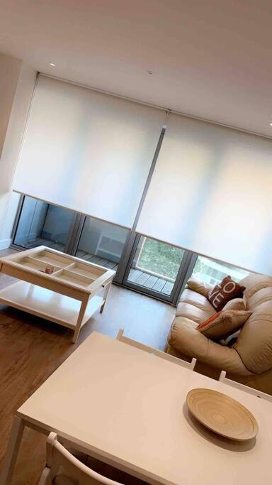 Tee Sweetlux Appartement Londen