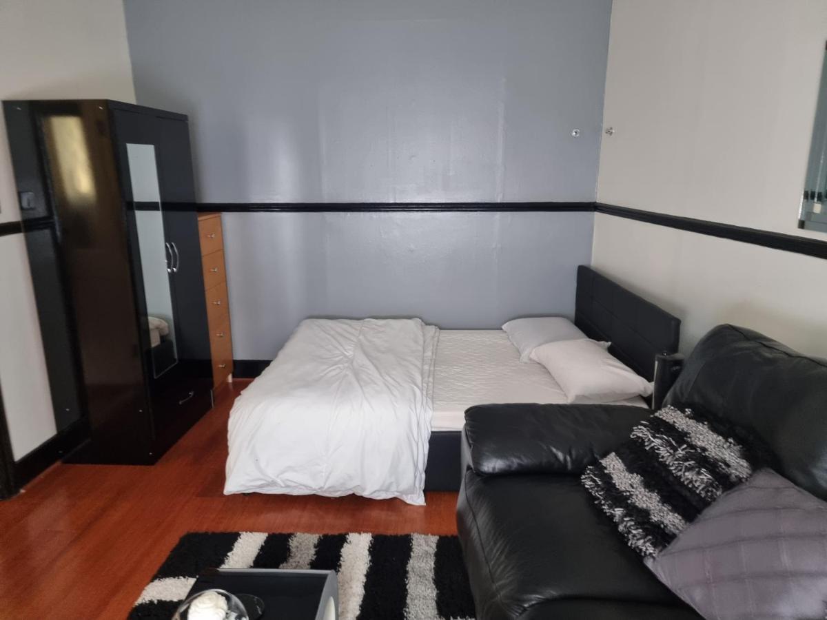 Lackco's Kingsize Luxurious * Londen