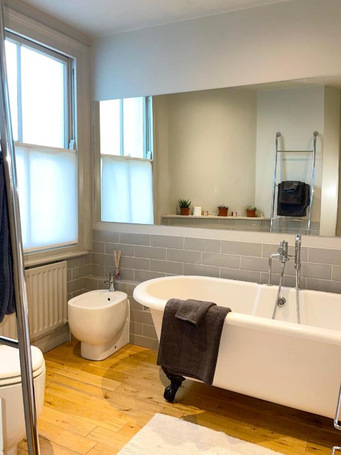 In Chiswick Homefields * London