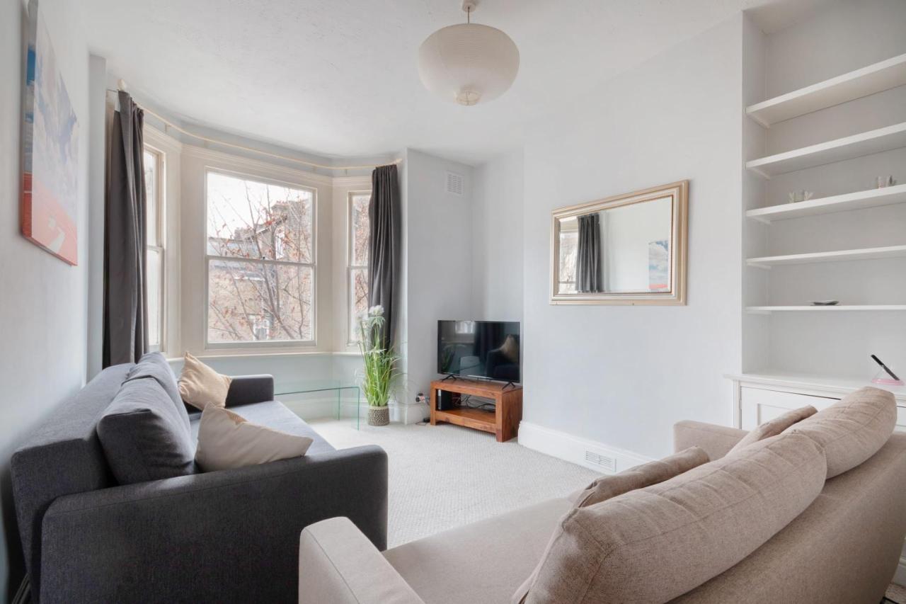 1 Bed Clapham Junction London