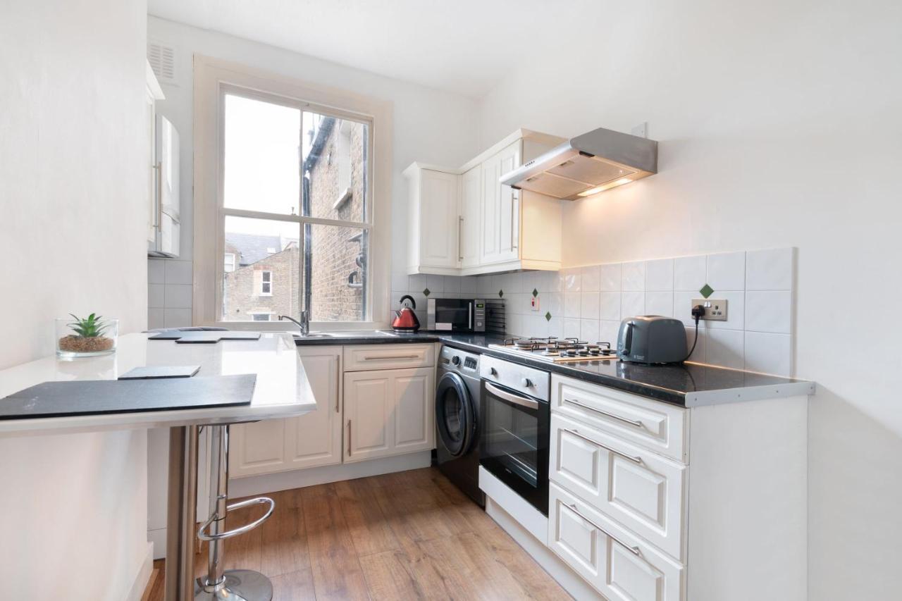 1 Bed Clapham Junction * London