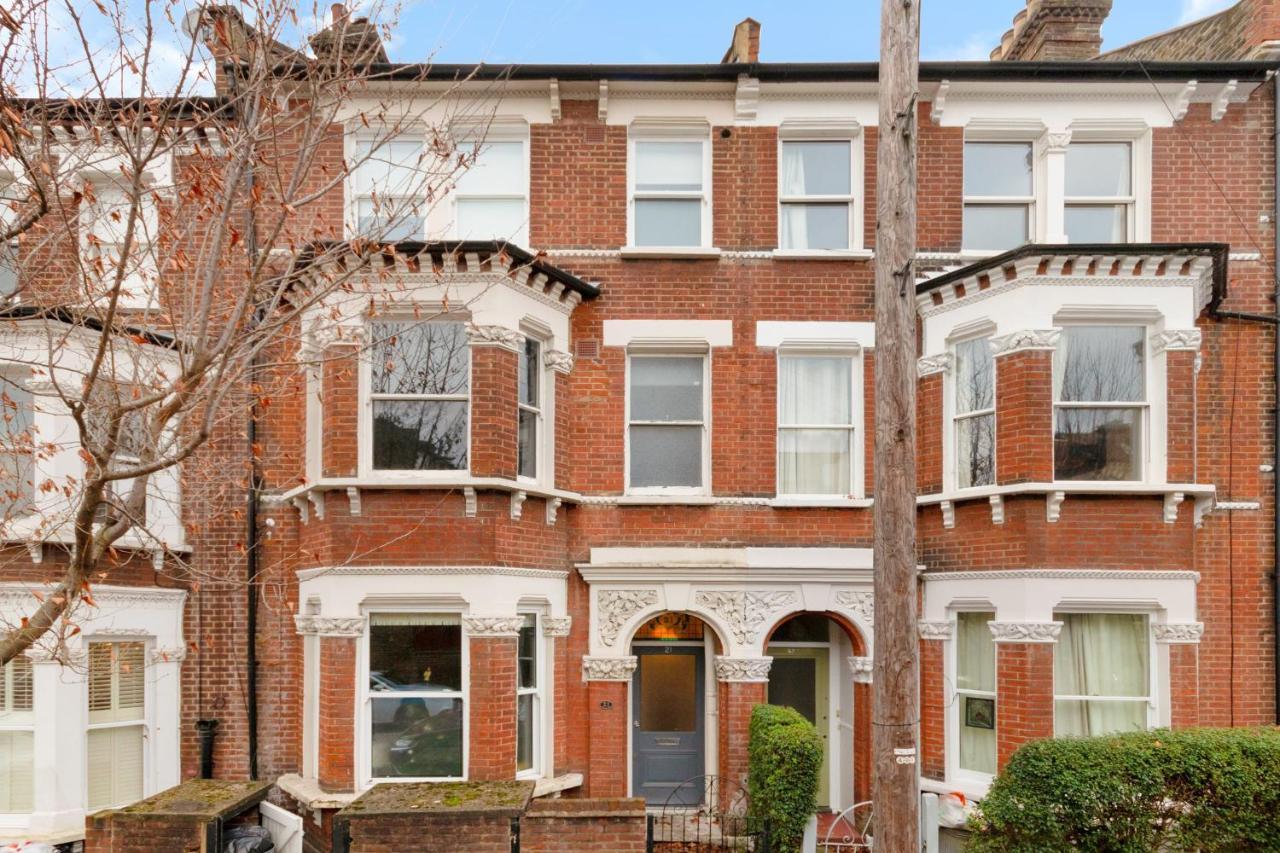 1 Bed Clapham Junction London