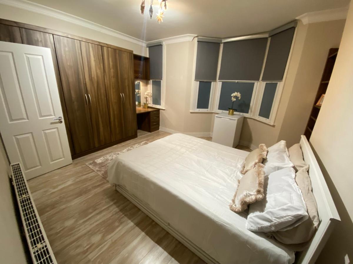 Private In Excellent Family House ,zone 2 Homestay *