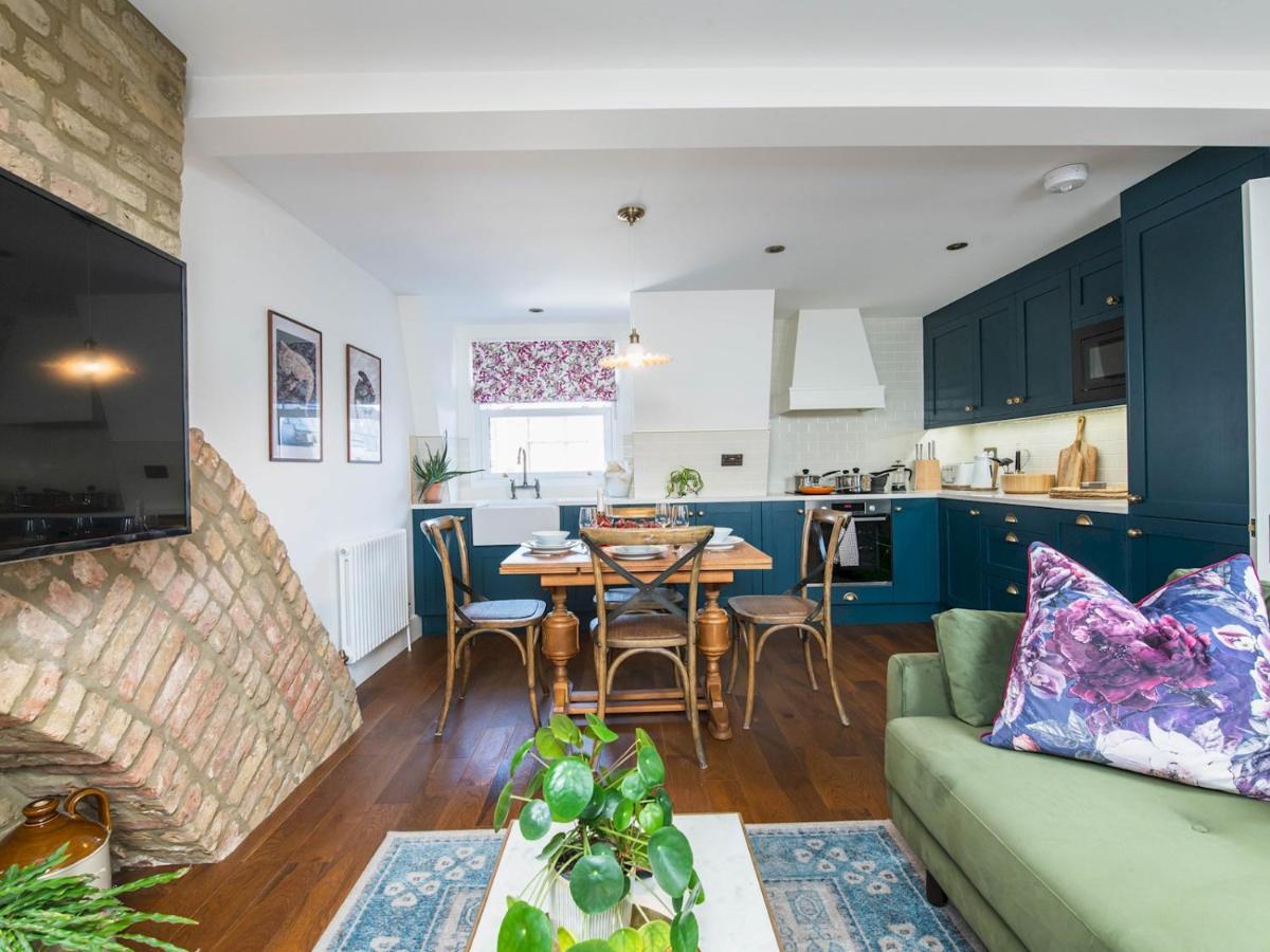 Interior Designed Stylish Flat In Fulham - 5 Min Walk To River Thames - Pass The Keys Apartment