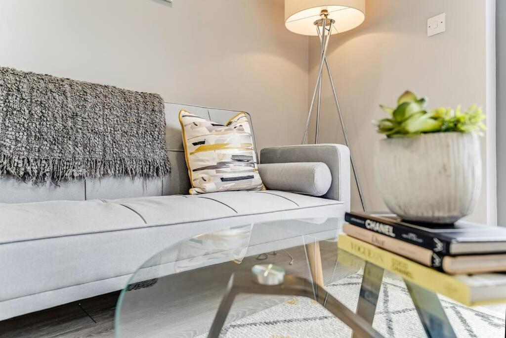 Modern 1 Bed Apt By Old Street / Shoreditch Lejlighed *