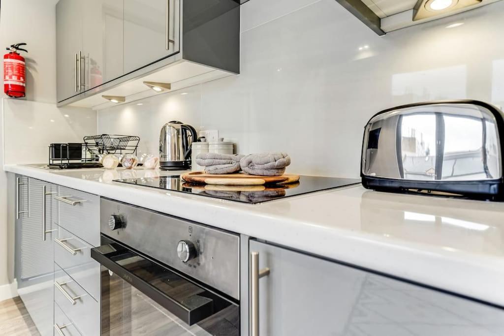 Modern 1 Bed Apt By Old Street / Shoreditch Londen