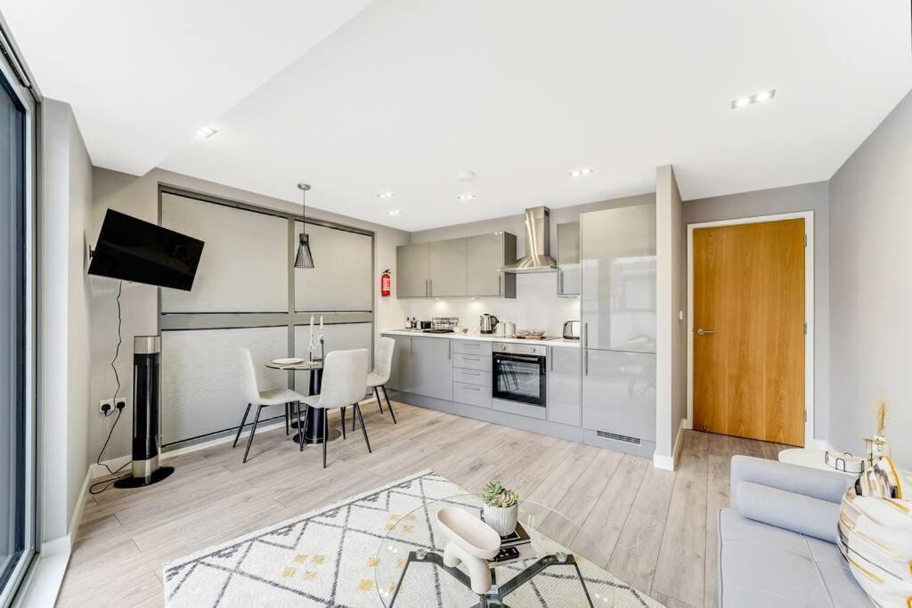 Modern 1 Bed Apt By Old Street / Shoreditch Appartement *